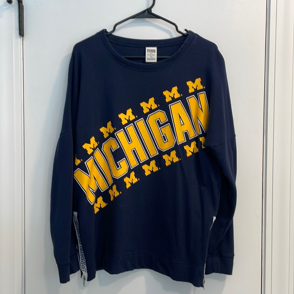 University of Michigan Crewneck Size M